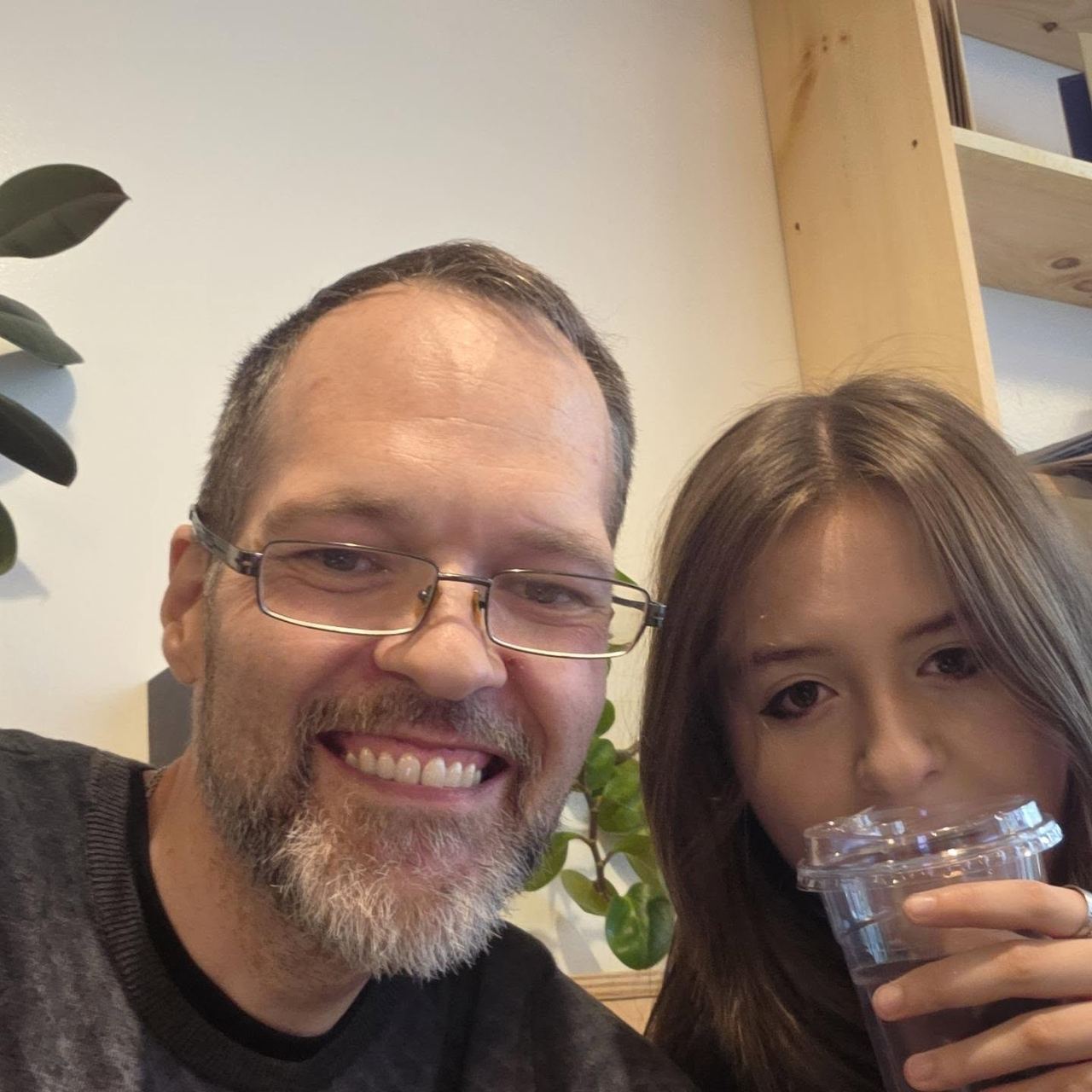 David Strausser with his daughter Liv over coffee